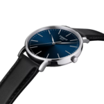 ⁦ساعة تيسو إيفريتايم كوارتز – 40 ملم (أزرق – سوار جلد) | Tissot Everytime Quartz – 40mm Blue Leather⁩ - الصورة ⁦4⁩