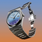 ⁦ساعة تيسو PRX أوتوماتيك – 40 ملم (أزرق متدرّج) | Tissot PRX Powermatic 80 Automatic – 40mm Gradient Blue⁩ - الصورة ⁦6⁩