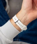 ساعة أديداس للجنسين Adidas Unisex Watch هيكل أبيض تونّو (Barrel) 44 ملم AOFH25511